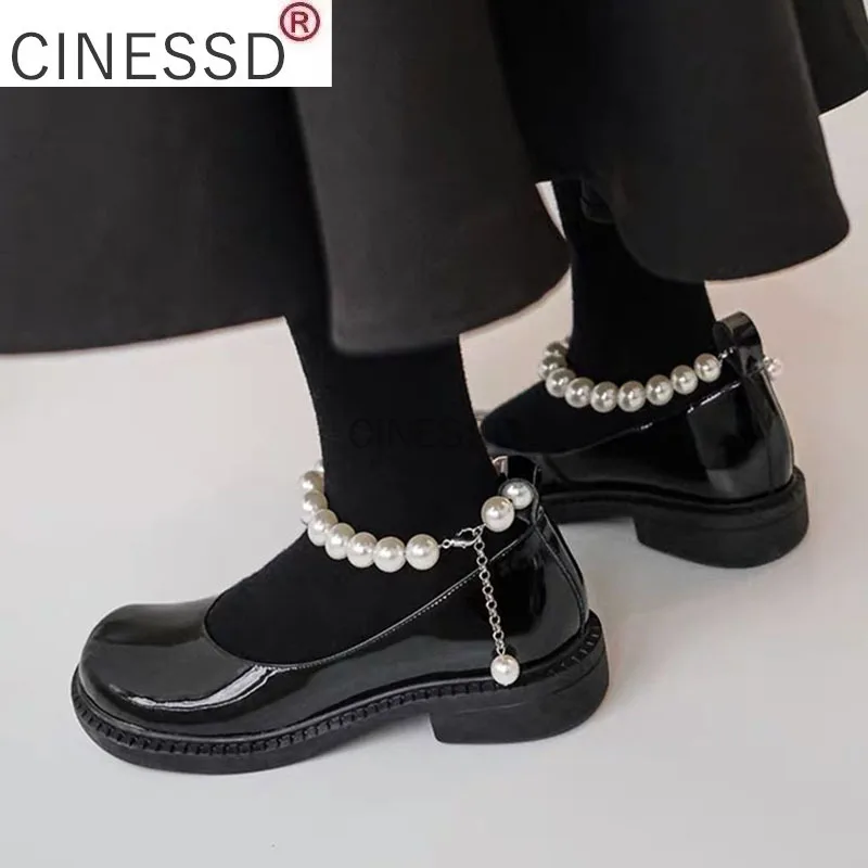Patent Leather Pearl Strap Mary Jane Shoes Woman New Round Toe Low Heels Women Pumps Lovely Girls Cosplay Lolita Shoes
Patent Leather Pearl Strap Mary Jane Shoes Woman New Round Toe Low Heels Women Pumps Lovely Girls Cosplay Lolita Shoes