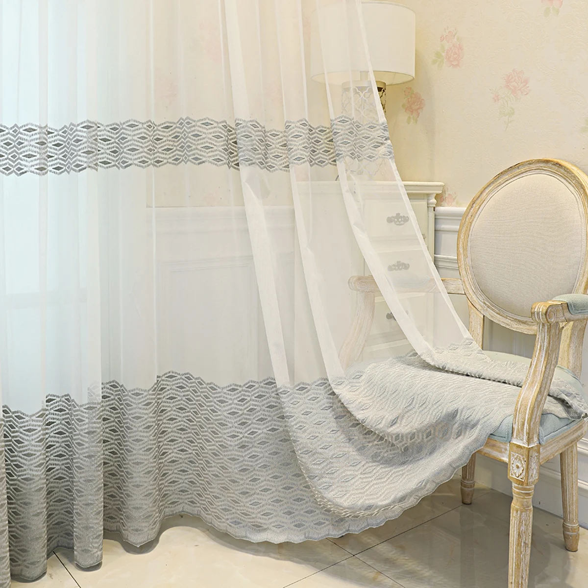 Retro Style 2 Color Tulle High-quality Geometric Symmetry Pattern Embroidered Yarn Translucent All-match Curtain#50
Retro Style 2 Color Tulle High-quality Geometric Symmetry Pattern Embroidered Yarn Translucent All-match Curtain#50