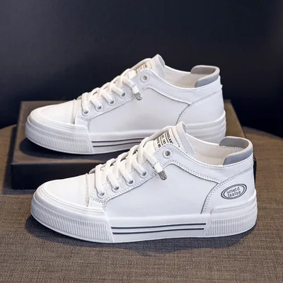 with shoes board in Women spring and summer, the net is breathable, lazy people are comfortable, sports, leather, leisure, white 
with shoes board in Women spring and summer, the net is breathable, lazy people are comfortable, sports, leather, leisure, white