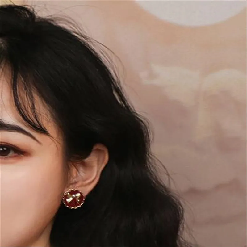 Korean Style Red Black Color Resin Bow Earrings Elegant Female Simplicity Stud Earrings Jewelry Gifts for Women Girls
Korean Style Red Black Color Resin Bow Earrings Elegant Female Simplicity Stud Earrings Jewelry Gifts for Women Girls