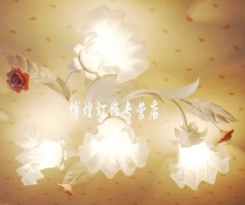 European-style garden living room Romantic Restaurants white wrought iron pink ceramic flowers glass lampshade Ceiling Lamp c139
European-style garden living room Romantic Restaurants white wrought iron pink ceramic flowers glass lampshade Ceiling Lamp c139