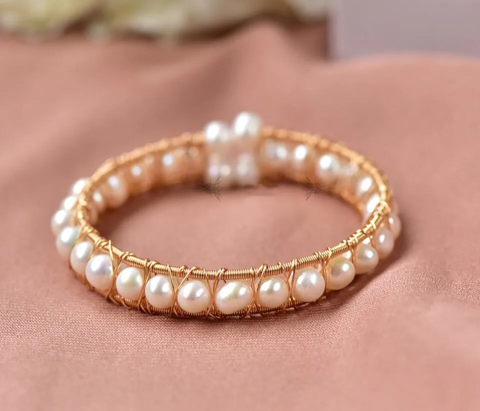 Light Luxury Texture Natural White Freshwater Pearl Handmade Vintage 14K Gold-Coated Winding Open Bracelet
Light Luxury Texture Natural White Freshwater Pearl Handmade Vintage 14K Gold-Coated Winding Open Bracelet