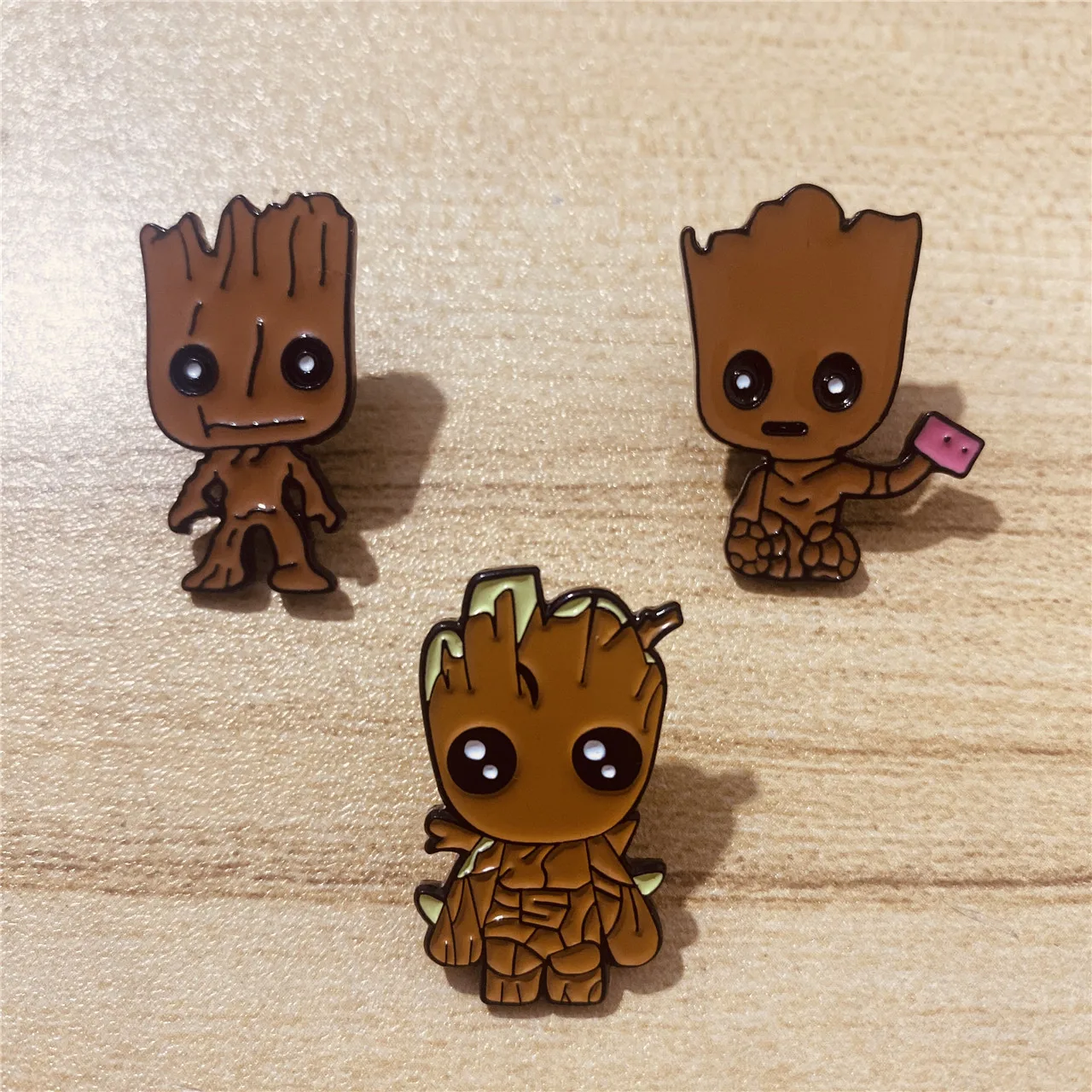 Disney Marvel Groot Brooch Guardians of the Galaxy Cartoon Cute Tree Man Metal Enamel Badge Pin Fashion Bag Jewelry Couple
Disney Marvel Groot Brooch Guardians of the Galaxy Cartoon Cute Tree Man Metal Enamel Badge Pin Fashion Bag Jewelry Couple