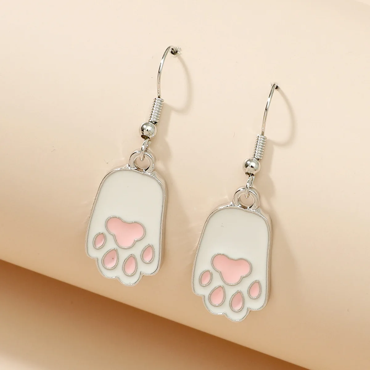 Cute Fashion Japanese and Korean Style Metal Oil Drop Earrings White Cat Claw Earrings Animal Earrings Pendant Jewelry Gift
Cute Fashion Japanese and Korean Style Metal Oil Drop Earrings White Cat Claw Earrings Animal Earrings Pendant Jewelry Gift