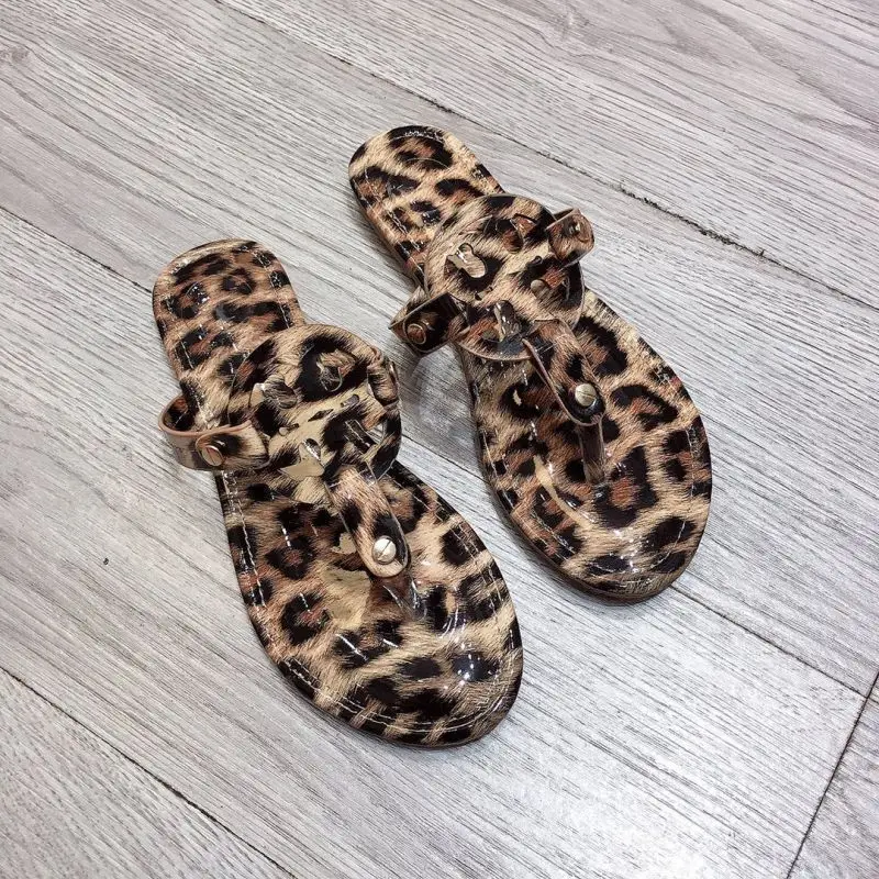 2021 summer new female sandals fashion casual leopard print luxury large size 35-42 shoes zapatos de mujer zapatos YX107
2021 summer new female sandals fashion casual leopard print luxury large size 35-42 shoes zapatos de mujer zapatos YX107