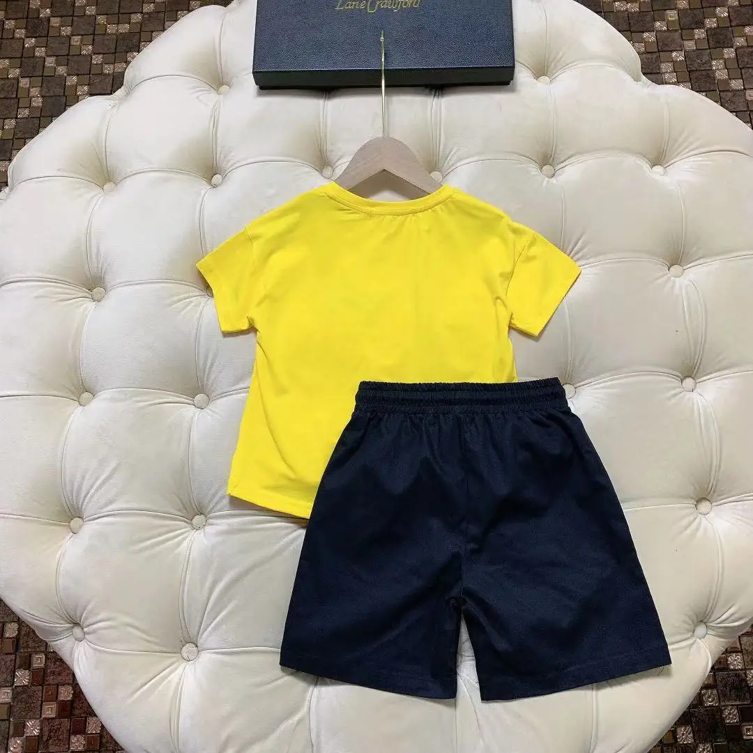 Boys summer suit 2021 new Korean short-sleeved western style children's summer handsome shorts two-piece trend
Boys summer suit 2021 new Korean short-sleeved western style children's summer handsome shorts two-piece trend