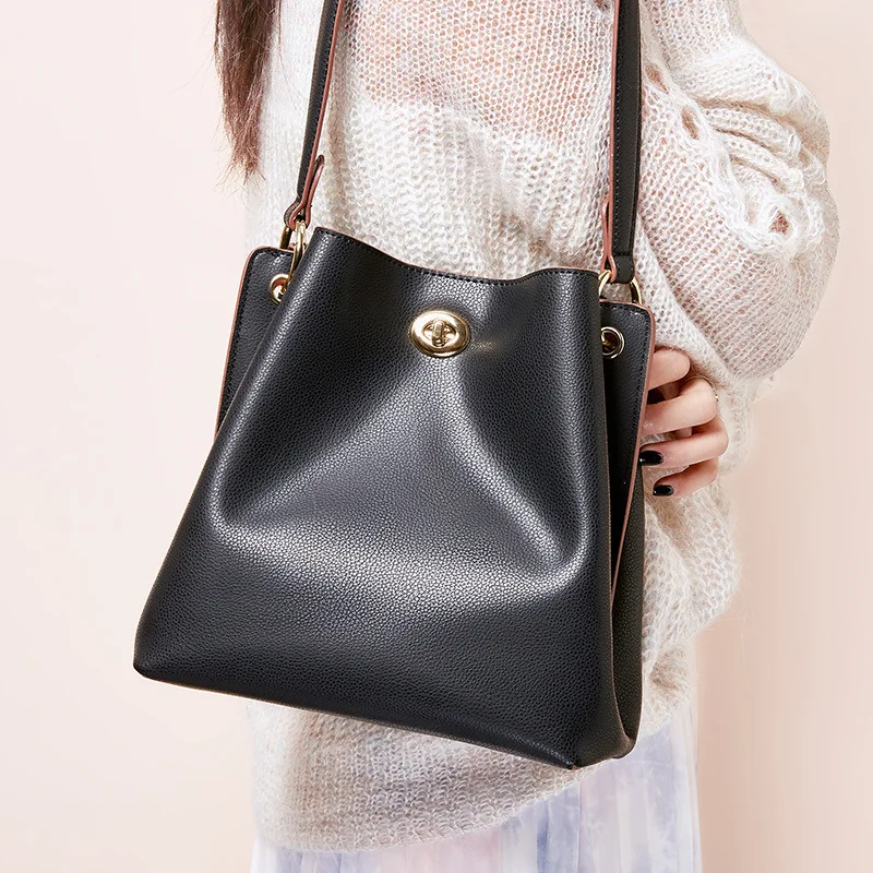 Women's Handbags
Women's Handbags