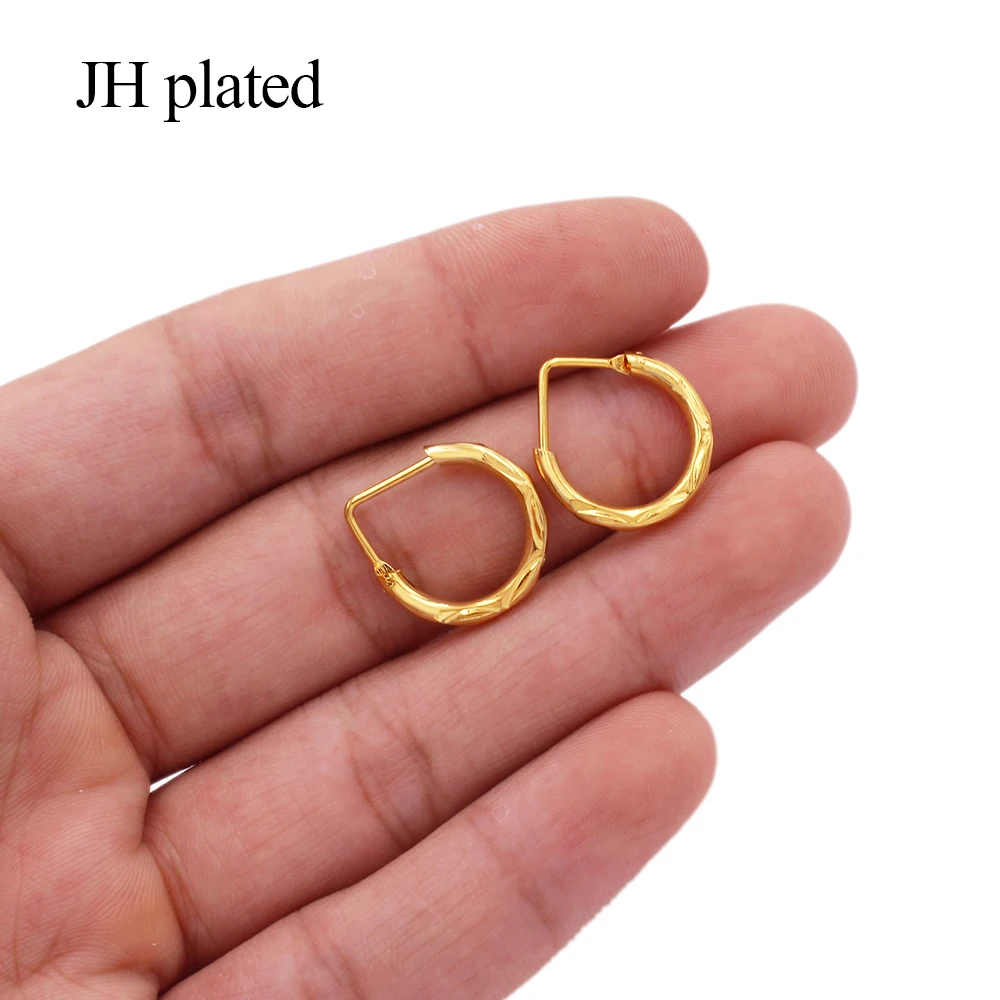 Earings 24K small hoop earrings gold earrings piercings accesories for women's/girls gold color earrings jewelry African gifts
Earings 24K small hoop earrings gold earrings piercings accesories for women's/girls gold color earrings jewelry African gifts
