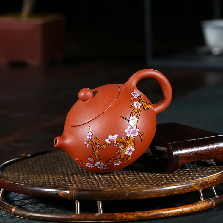 Yixing purple clay teapot full manual raw ore clear cement enamel famous master Xu HUAIFANG kungfu tea set
Yixing purple clay teapot full manual raw ore clear cement enamel famous master Xu HUAIFANG kungfu tea set
