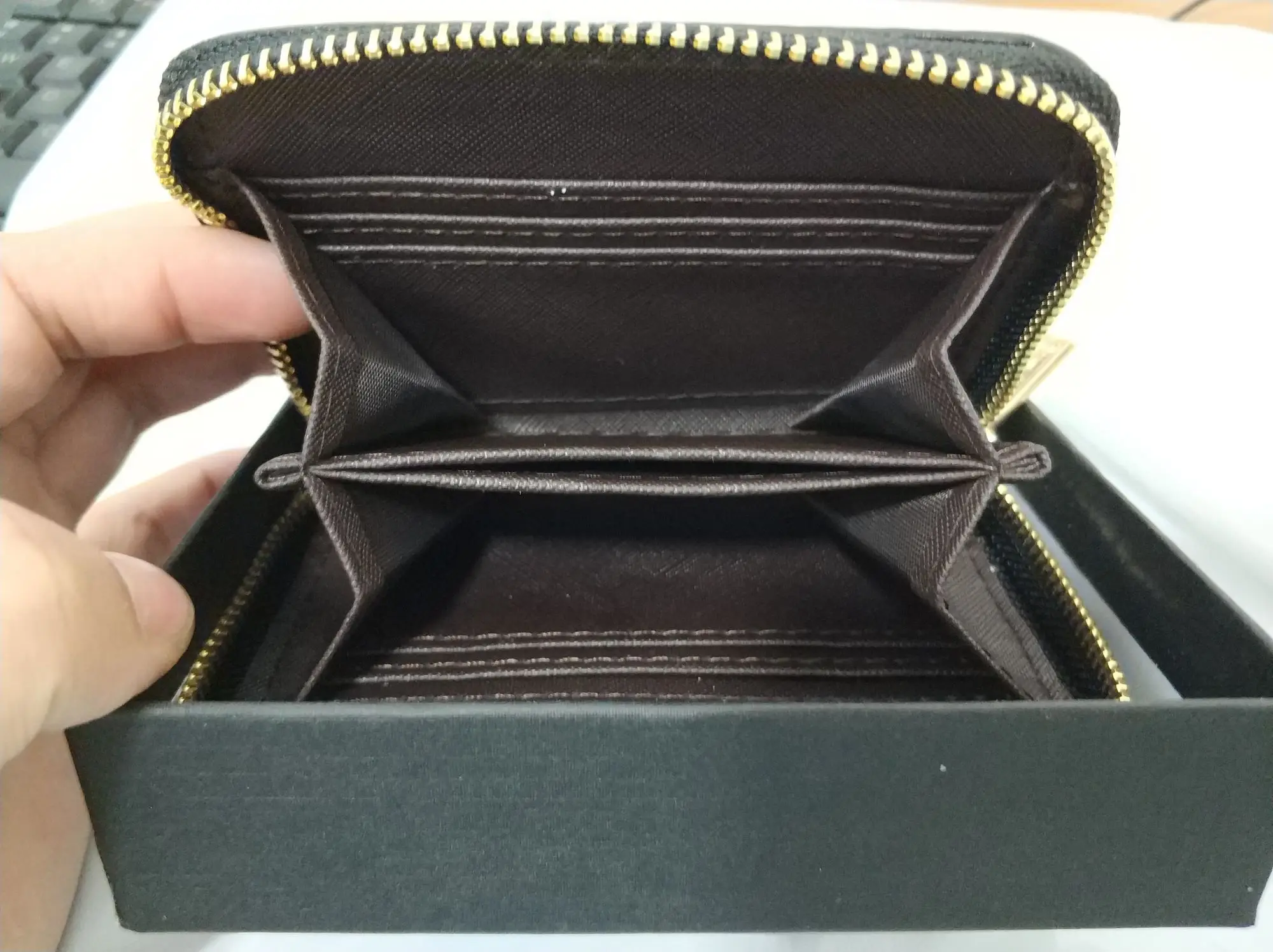 Brand Designer Luxury Wallets Clutch Female Bag Ladies Coin Women's Purse + Box
Brand Designer Luxury Wallets Clutch Female Bag Ladies Coin Women's Purse + Box