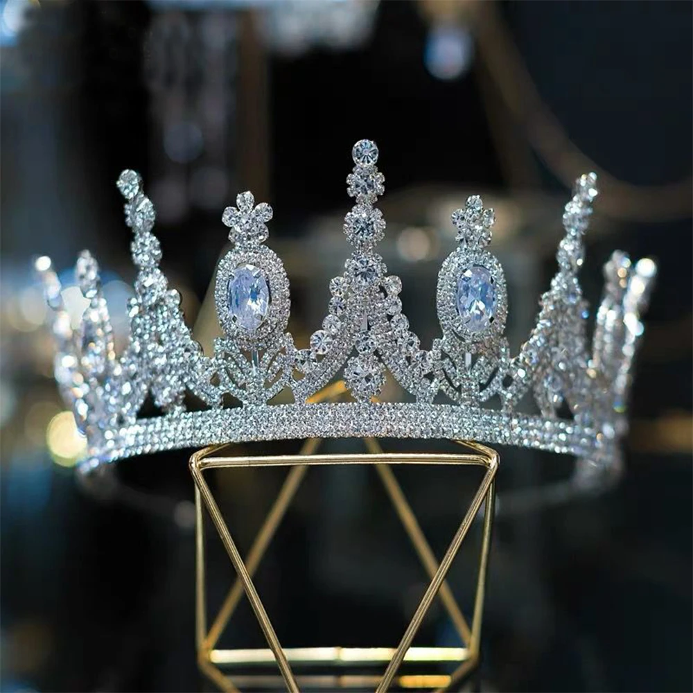 Luxury bridal crown headdress atmosphere artificial zircon crown Korean style 2021 new wedding dress accessories female
Luxury bridal crown headdress atmosphere artificial zircon crown Korean style 2021 new wedding dress accessories female