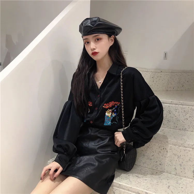 Vintage Black Embroidery Blusas Mujer De Moda Loose Ladies Tops Turn-down Collar Fashion Women Blouses Spring Autumn Shirts New
Vintage Black Embroidery Blusas Mujer De Moda Loose Ladies Tops Turn-down Collar Fashion Women Blouses Spring Autumn Shirts New