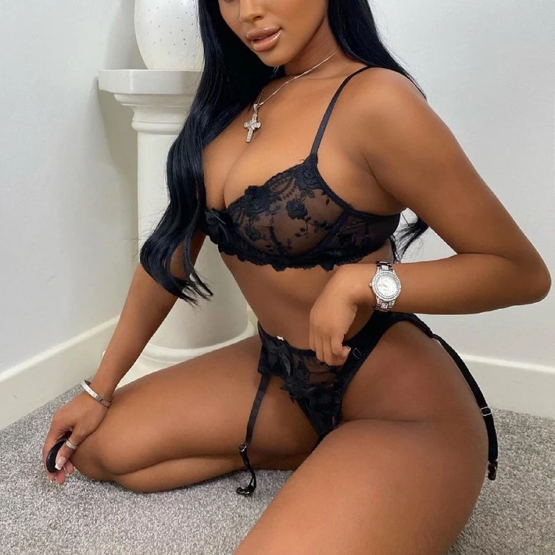 Embroidery Lace Lingerie Sexy Black Panty Women Underwear 3 Piece Set Corset Bras Brief Sets Hollow Out Femme Erotic Bralette
Embroidery Lace Lingerie Sexy Black Panty Women Underwear 3 Piece Set Corset Bras Brief Sets Hollow Out Femme Erotic Bralette
