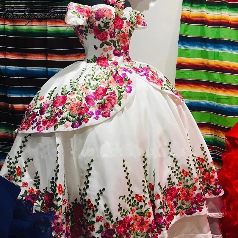 Bealegantom Puffy Embroidery Quinceanera Dress Off the Shoulder Sweet 15 Dress Long Mexican Prom Party Gowns Vestidos De 15 Anos
Bealegantom Puffy Embroidery Quinceanera Dress Off the Shoulder Sweet 15 Dress Long Mexican Prom Party Gowns Vestidos De 15 Anos