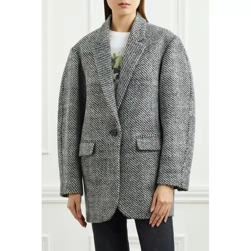 Tweed Women's Suit Coat Single Button Long Sleeve Loose Notched Simple 2021 Autumn Winter Office Ladies Blazer Cardigans
Tweed Women's Suit Coat Single Button Long Sleeve Loose Notched Simple 2021 Autumn Winter Office Ladies Blazer Cardigans