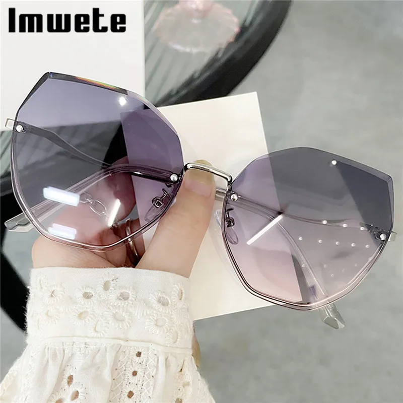 Imwete 2022 Rimless Sunglasses Women Luxury Brand Designer Oversized Eyewear Gradient Lens Metal Frame Fashion Lady Outdoors 
Imwete 2022 Rimless Sunglasses Women Luxury Brand Designer Oversized Eyewear Gradient Lens Metal Frame Fashion Lady Outdoors