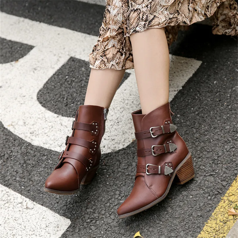 Mabaiwan 2020 Black Genuine Leather Ankle Boots Women Buckle Knight Shoes Rivet Chelsea Motorcycle Warm Winter Boots Footwear
Mabaiwan 2020 Black Genuine Leather Ankle Boots Women Buckle Knight Shoes Rivet Chelsea Motorcycle Warm Winter Boots Footwear