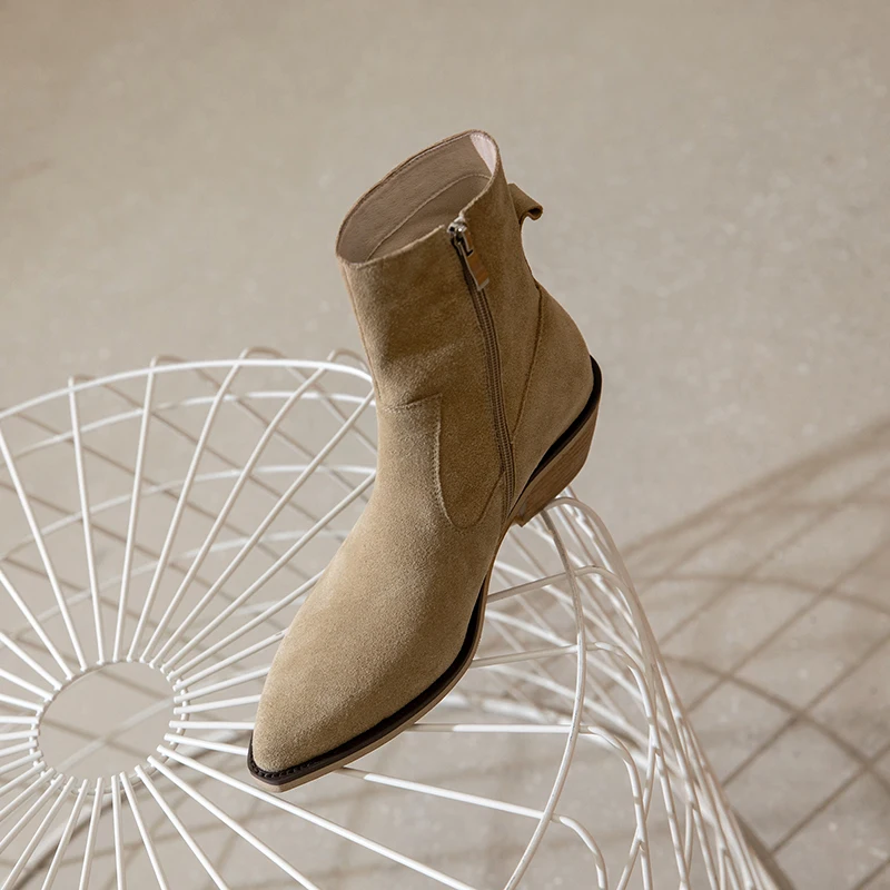 HOT SALE Women ankle Boots natural leather 22-25cm Cow suede upper with velvet lining British Classic side zip Skinny boots
HOT SALE Women ankle Boots natural leather 22-25cm Cow suede upper with velvet lining British Classic side zip Skinny boots