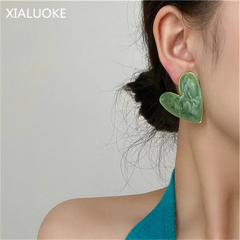 XIALUOKE S925 Needle Metal Hyperbole Asymmetric Heart Stud Earrings For Women Retro Personality Epoxy Large Earring Jewelry
XIALUOKE S925 Needle Metal Hyperbole Asymmetric Heart Stud Earrings For Women Retro Personality Epoxy Large Earring Jewelry