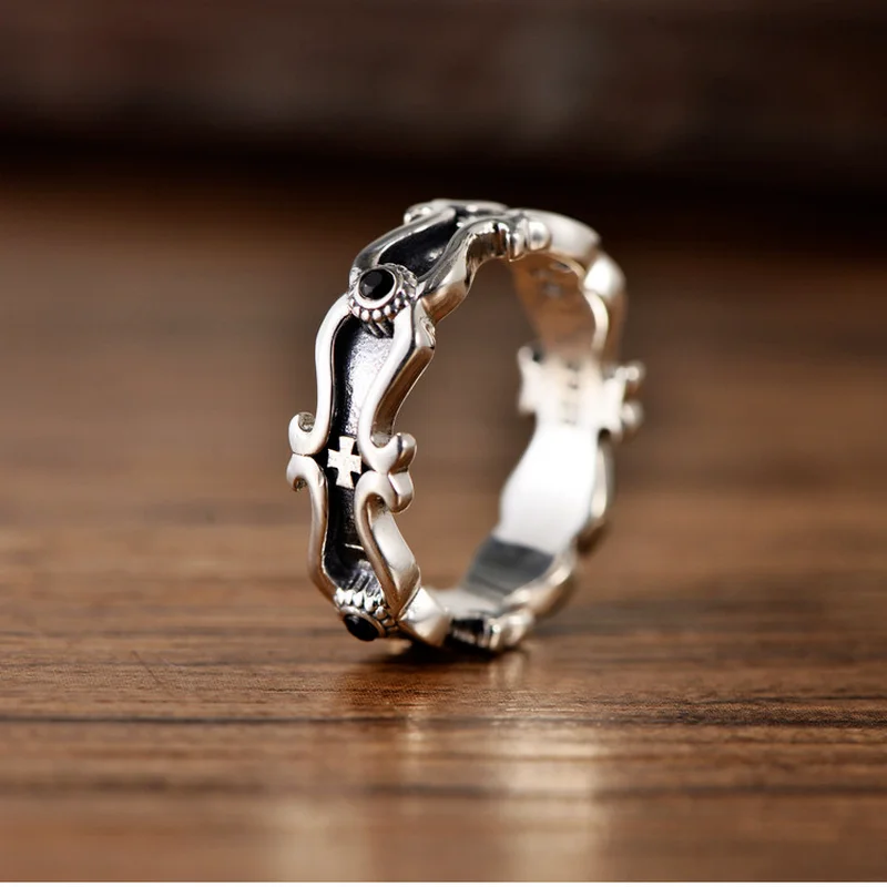 925 sterling silver retro devil's eye cross ring female hipster male web celebrity fashion item Thai silver ring
925 sterling silver retro devil's eye cross ring female hipster male web celebrity fashion item Thai silver ring