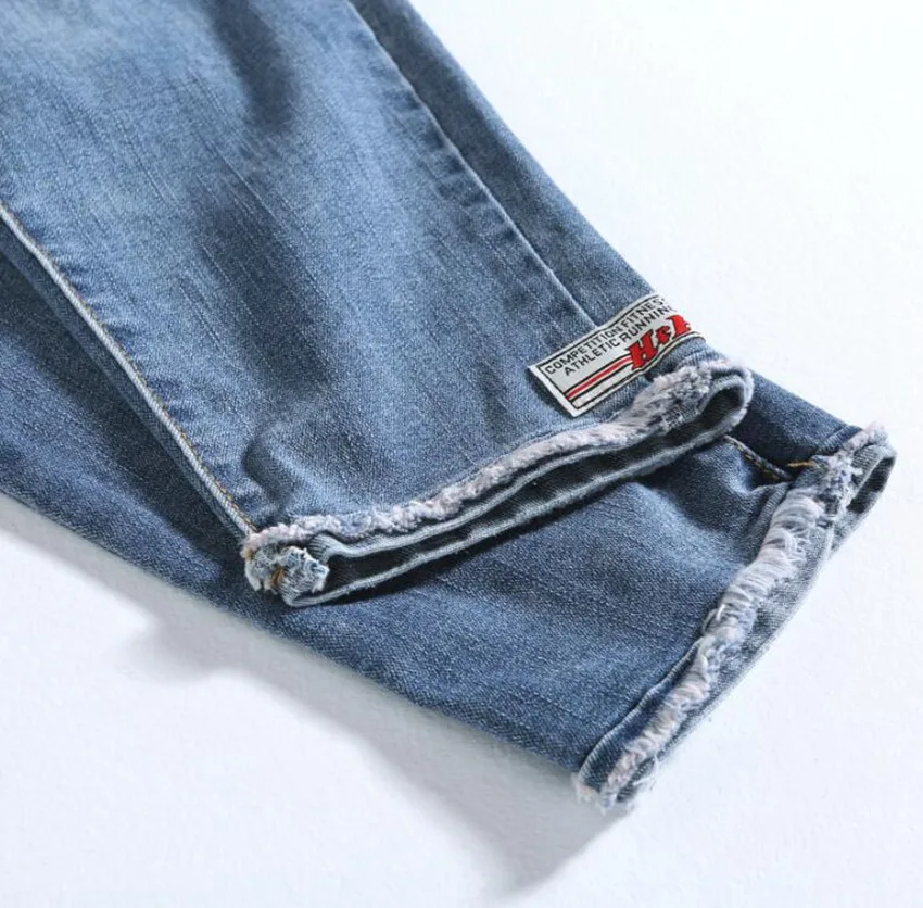 Washing water pregnant women jeans nine points old pants autumn new tide mother wearing skinny legs trousers
Washing water pregnant women jeans nine points old pants autumn new tide mother wearing skinny legs trousers