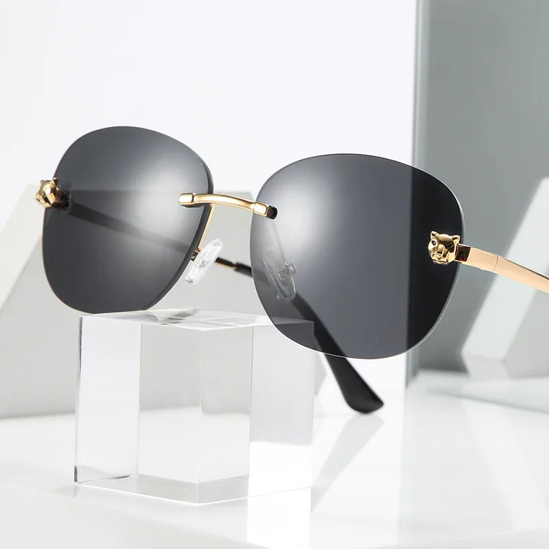 Diamond Cut Sunglasses Fashion Metal Rimless Wholesale Mens Sun Glasses Retro Eyewear Panther Stylish Driving Shades for Women
Diamond Cut Sunglasses Fashion Metal Rimless Wholesale Mens Sun Glasses Retro Eyewear Panther Stylish Driving Shades for Women