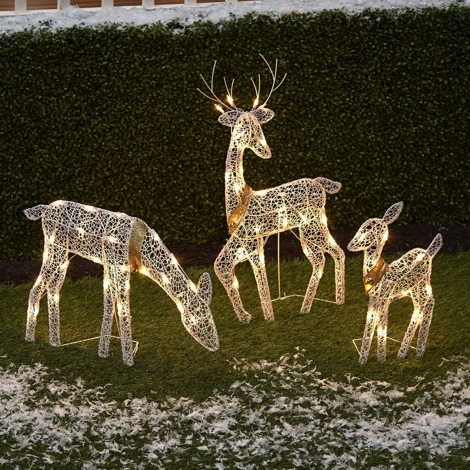 3PCS White Glittered Doe Fawn And Fawn Lighted Christmas Outdoor Decoration Outdoor Christmas Winter Decoration For Front Yards
3PCS White Glittered Doe Fawn And Fawn Lighted Christmas Outdoor Decoration Outdoor Christmas Winter Decoration For Front Yards