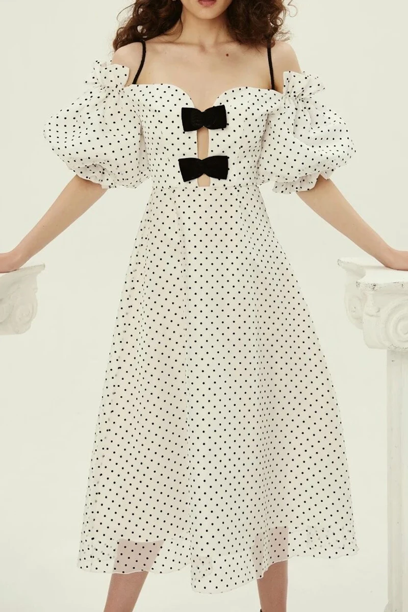 Court Style Retro Dots Dress Sexy Slash-Shoulder Lantern Sleeve Suspender Dress Elegant Slim High Street Midi Dress Summer
Court Style Retro Dots Dress Sexy Slash-Shoulder Lantern Sleeve Suspender Dress Elegant Slim High Street Midi Dress Summer