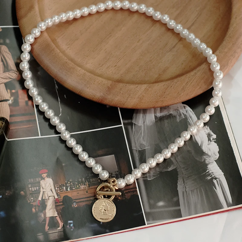 Hiphop Vintage Fashion Pearl Necklaces Carved Geometric pattern Coin Pendant Chains Necklace for Women Punk Jewelry
Hiphop Vintage Fashion Pearl Necklaces Carved Geometric pattern Coin Pendant Chains Necklace for Women Punk Jewelry