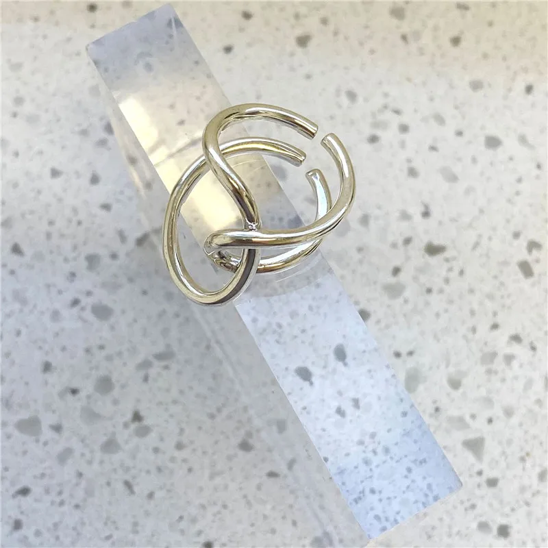 Liemjee Wholesale Fashion Jewelry S925 Silver Retro Asymmetric Cross Ring For Women Feature Namour Charm Gift All Seasons
Liemjee Wholesale Fashion Jewelry S925 Silver Retro Asymmetric Cross Ring For Women Feature Namour Charm Gift All Seasons