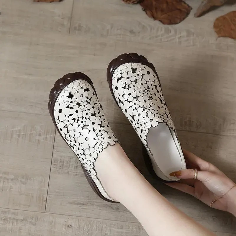 Brand White Cutout Mules Shoes Women Designer Retro Flat Shoes Ladies Genuine Leather Flats Female Hollow-Out Slip Ons Loafers
Brand White Cutout Mules Shoes Women Designer Retro Flat Shoes Ladies Genuine Leather Flats Female Hollow-Out Slip Ons Loafers