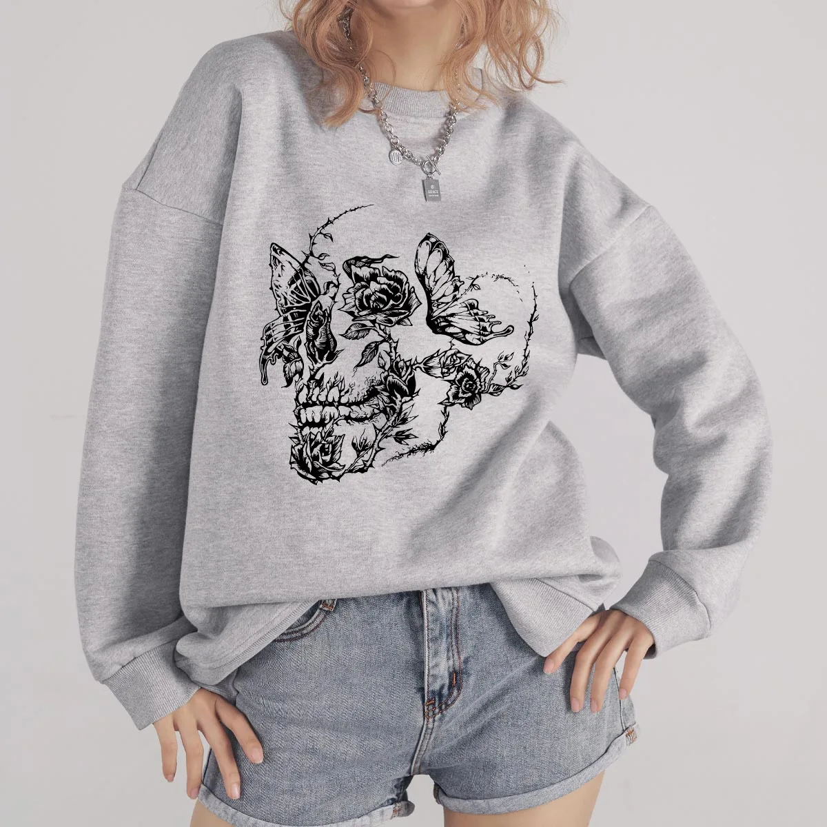 Women Funny Butterfly Skull Print Halloween Sweatshirt Oversized Plus Fleece Sweater Crewneck Drop-shoulder Top Shirt Loose Pull
Women Funny Butterfly Skull Print Halloween Sweatshirt Oversized Plus Fleece Sweater Crewneck Drop-shoulder Top Shirt Loose Pull
