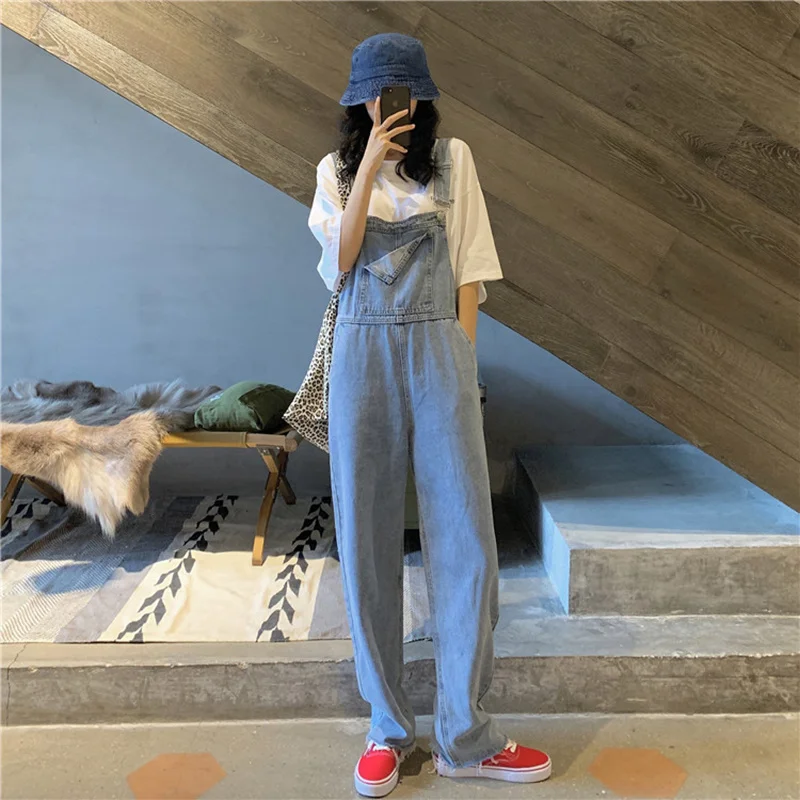 Spring and autumn 2021 new Korean slim denim suspenders women's loose straight salt wide leg pants
Spring and autumn 2021 new Korean slim denim suspenders women's loose straight salt wide leg pants