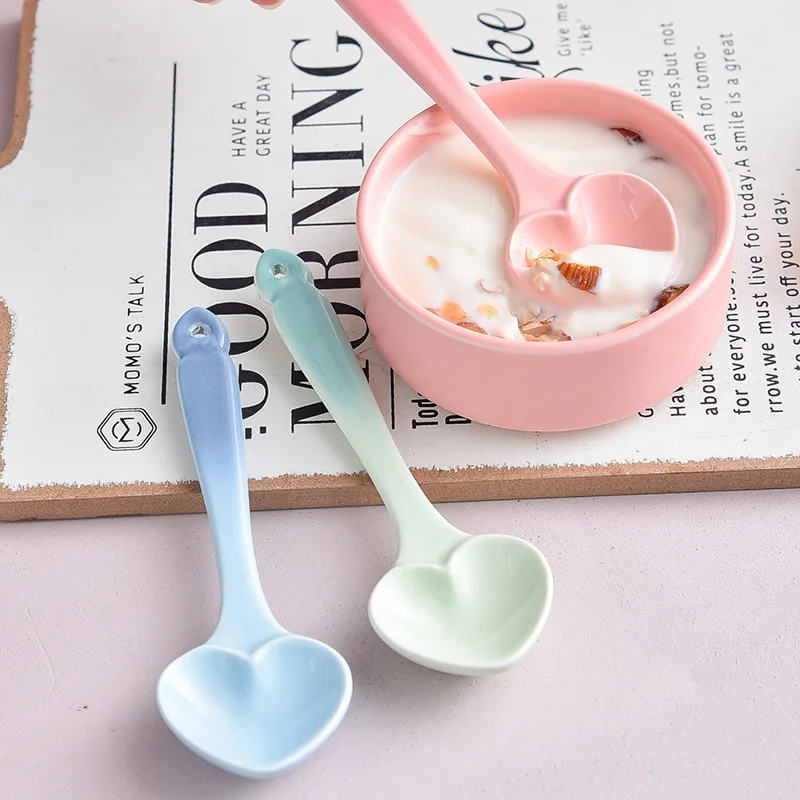 Modern Simple Nordic Glaze Gradient Ceramic Spoon Family Lovers Creative Spoon Lovely Spoon Heart Shaped Dessert Spoon
Modern Simple Nordic Glaze Gradient Ceramic Spoon Family Lovers Creative Spoon Lovely Spoon Heart Shaped Dessert Spoon