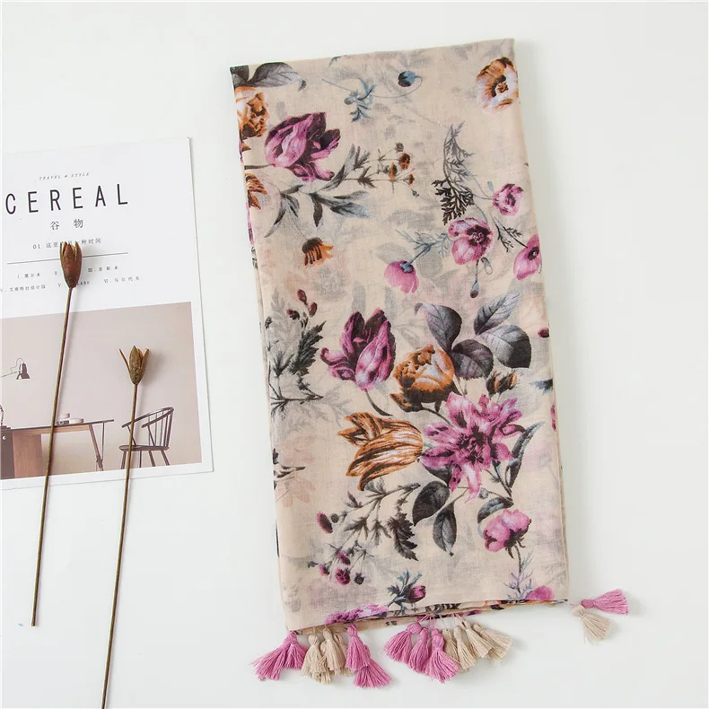 Luxury Lady cotton material scarf Autumn and winter warm Cotton silk scarves Fashion women's New style Print Sunscreen shawl 
Luxury Lady cotton material scarf Autumn and winter warm Cotton silk scarves Fashion women's New style Print Sunscreen shawl