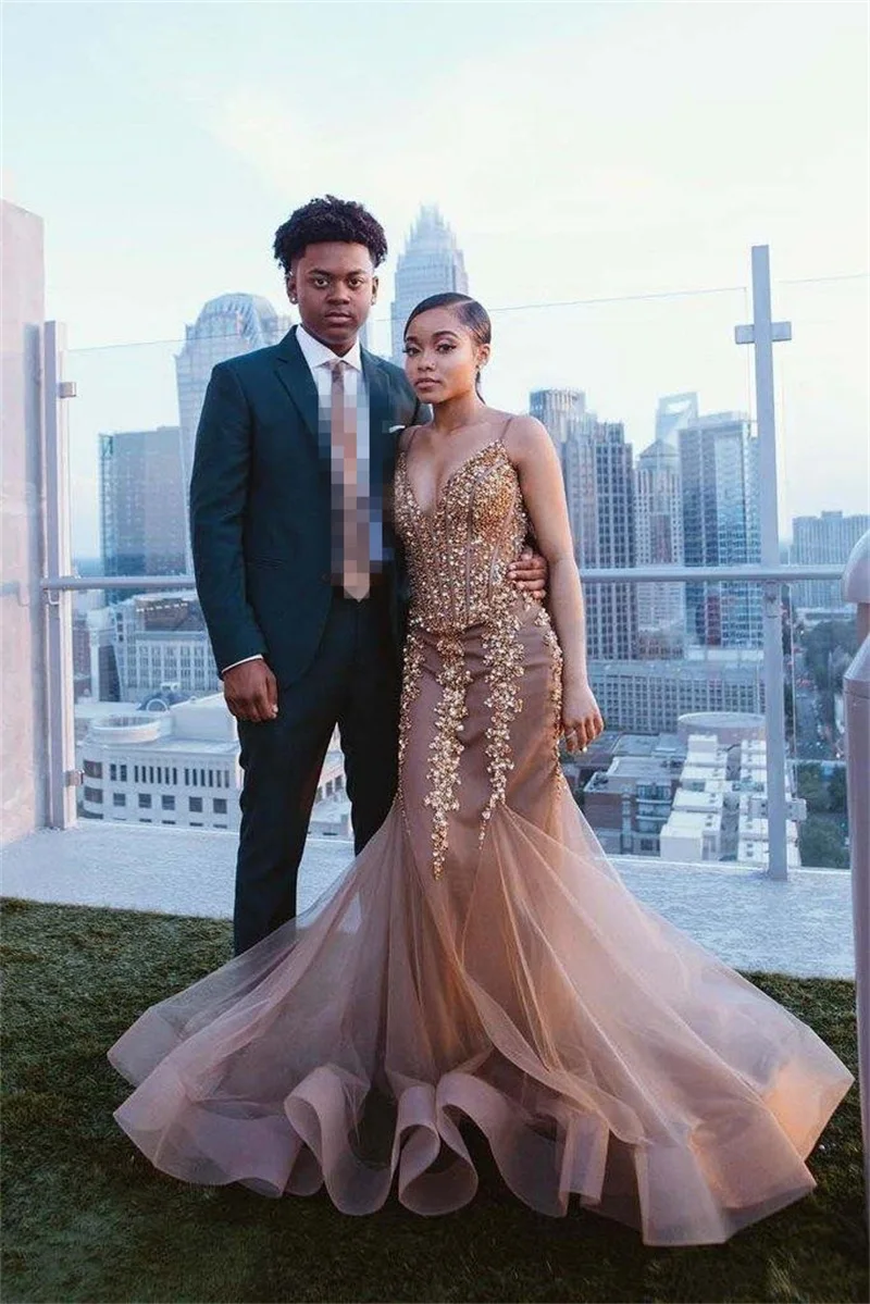 Champagne Mermaid Evening Dresses Spaghetti Strap Gold Appliqued Beads Sweep Train Bridal Gown Formal Party Wear Prom Dress
Champagne Mermaid Evening Dresses Spaghetti Strap Gold Appliqued Beads Sweep Train Bridal Gown Formal Party Wear Prom Dress