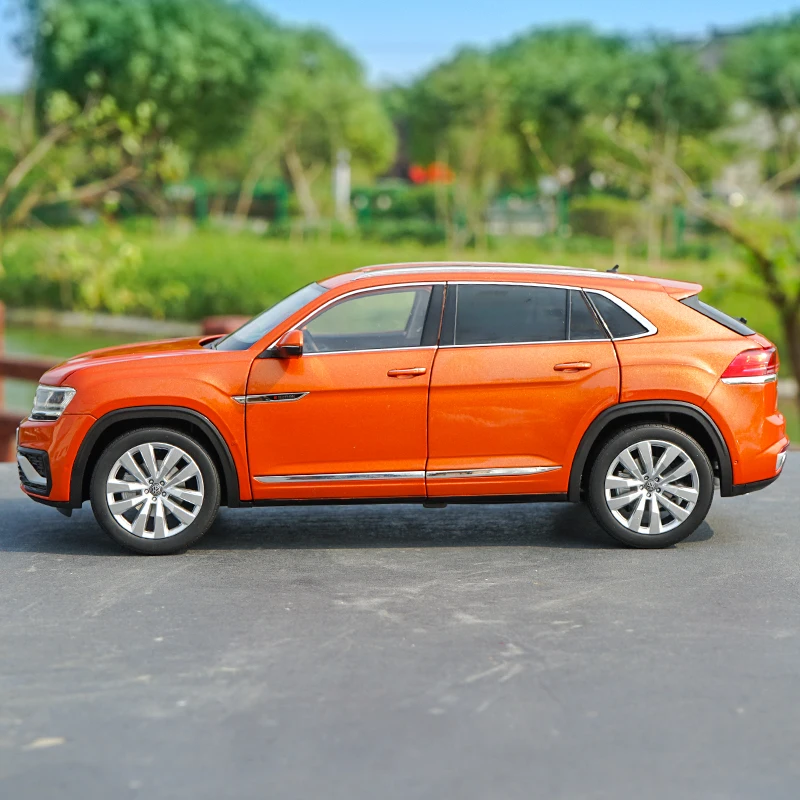 Volkswagen Teramont оранжевый