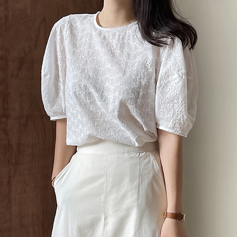 Summer 2021 O Neck Puff Sleeve Loose Embroidery Women Blouse Simple Korean Chic Office Ladies Women Shirts Elegant Moda Bluasa
Summer 2021 O Neck Puff Sleeve Loose Embroidery Women Blouse Simple Korean Chic Office Ladies Women Shirts Elegant Moda Bluasa