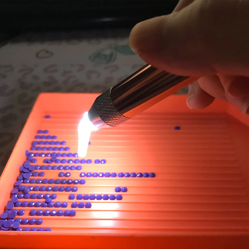 Dotting Pen with Flashlight Rechargeable Dotting Tools for Mandala Rock Painting, Crafts, DIY, Nail Art
Dotting Pen with Flashlight Rechargeable Dotting Tools for Mandala Rock Painting, Crafts, DIY, Nail Art