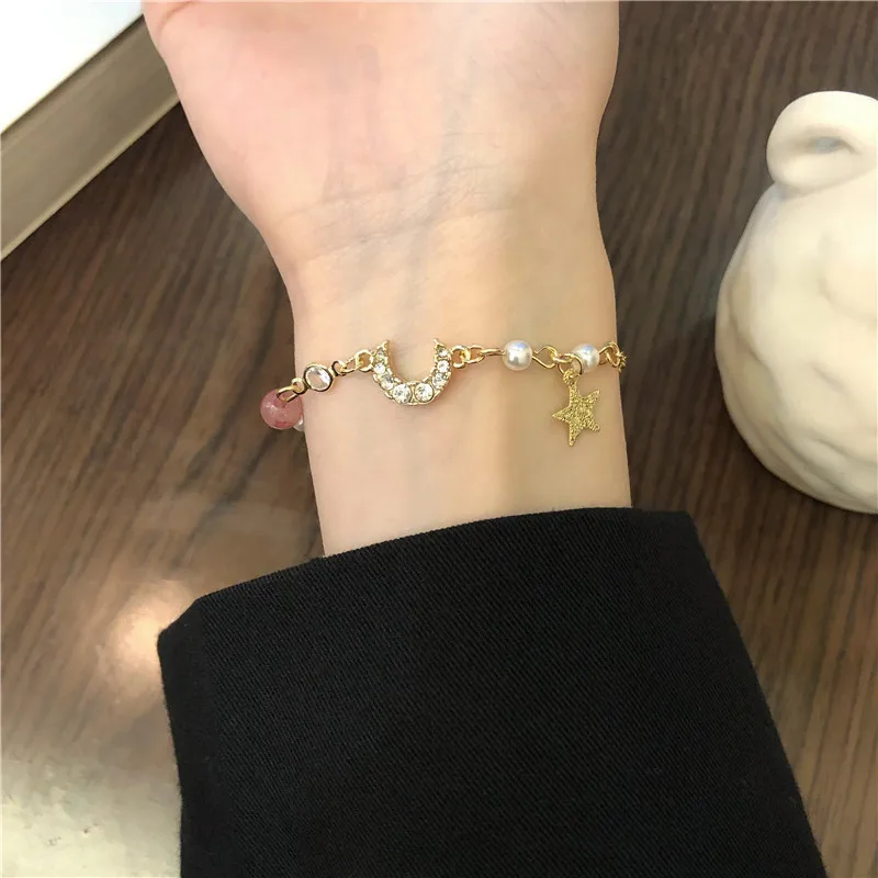 2020 New Korean Vintage Star And Moon Rhinestone Bracelet For Women Gold Pearl Girl Bracelet Gifts Fashion Jewelry Accessory
2020 New Korean Vintage Star And Moon Rhinestone Bracelet For Women Gold Pearl Girl Bracelet Gifts Fashion Jewelry Accessory