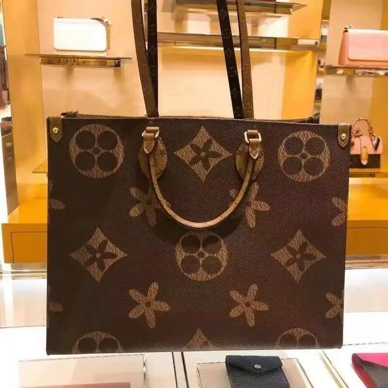 202 winter spring and summer European and American retro fashion leather bill of lading shoulder diagonal bag old flower
202 winter spring and summer European and American retro fashion leather bill of lading shoulder diagonal bag old flower
