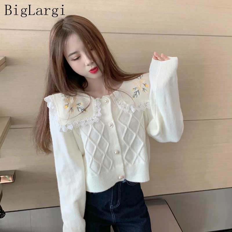 Women Korean Style Embroidery Floral Cardigan Sweater Coat Woman Clothing Casual Femme Coats Ladies New Arrival Vogue Coat 2021
Women Korean Style Embroidery Floral Cardigan Sweater Coat Woman Clothing Casual Femme Coats Ladies New Arrival Vogue Coat 2021