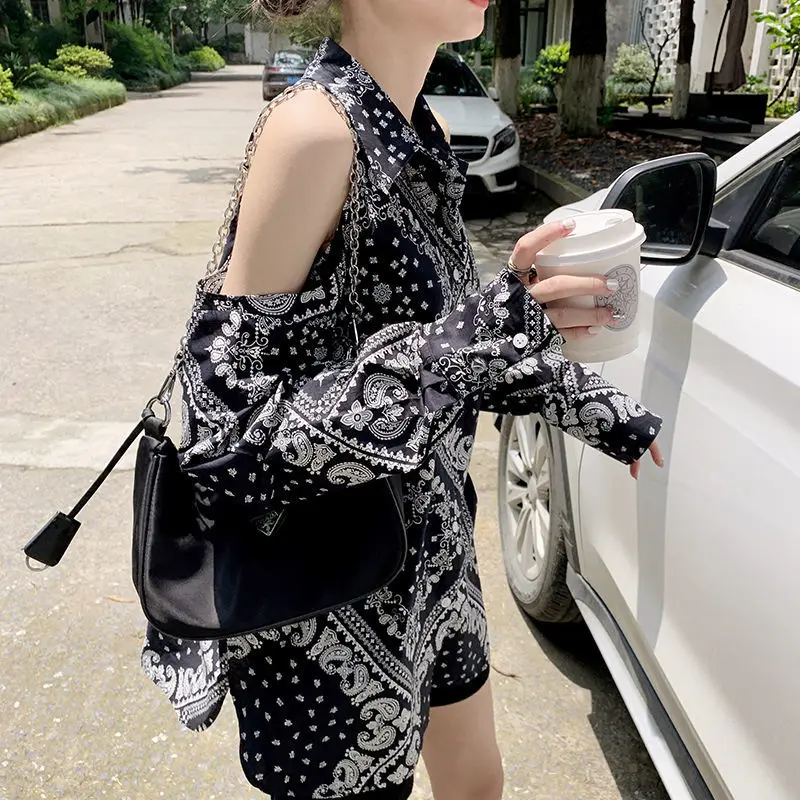 EBAIHUI Fashion Woman Blouses 2021 Print Chiffon Women Blouse Shirt Off Shoulder Tops Puff Sleeve Summer Womens Tops and Blusas
EBAIHUI Fashion Woman Blouses 2021 Print Chiffon Women Blouse Shirt Off Shoulder Tops Puff Sleeve Summer Womens Tops and Blusas