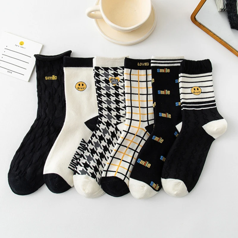 Striped Grid Socks Couple Street Women Cartoon Men Funny Smile Letter LUCKY DAY Personality Short Cotton Casual Creative Socks
Striped Grid Socks Couple Street Women Cartoon Men Funny Smile Letter LUCKY DAY Personality Short Cotton Casual Creative Socks
