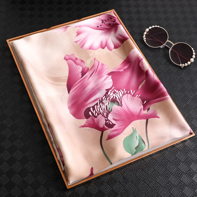 Shawl New Women's Printed Silky Scarf Elegant Temperament Scarves Super Large Versatile Sun Headscarf Beach Towel Hijab Brand
Shawl New Women's Printed Silky Scarf Elegant Temperament Scarves Super Large Versatile Sun Headscarf Beach Towel Hijab Brand