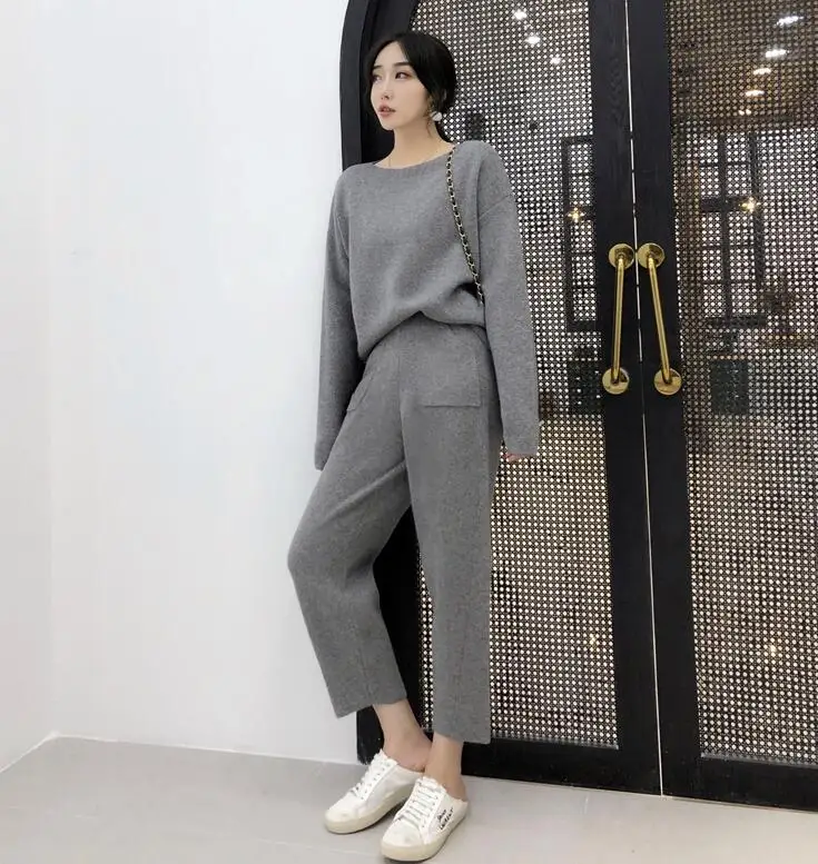 Knitted 2 pieces Set Tracksuits Women 2020 Autumn Winter Thick Warm O-neck Loose Sweater+Ankle-Length Pants Warm Cashmere Suit
Knitted 2 pieces Set Tracksuits Women 2020 Autumn Winter Thick Warm O-neck Loose Sweater+Ankle-Length Pants Warm Cashmere Suit
