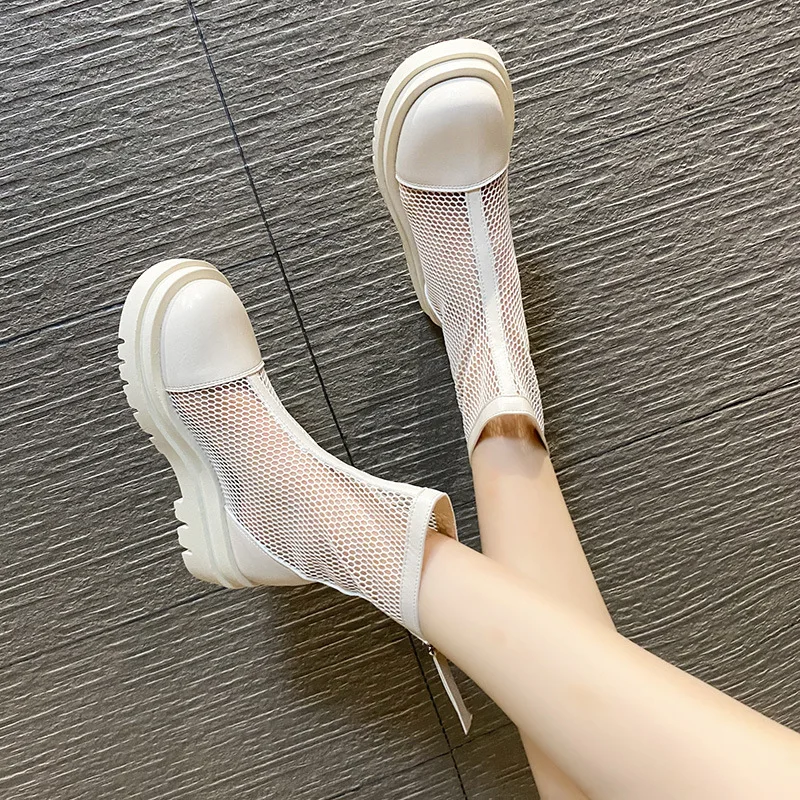 Mesh hollow boots women's new summer 2021 thin net red breathable cool boots thick soled thin boots short boots
Mesh hollow boots women's new summer 2021 thin net red breathable cool boots thick soled thin boots short boots