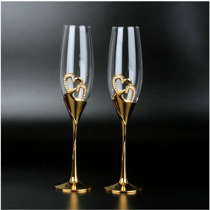 2Pcs/Set Wedding Crystal Champagne Glasses Gold Metal Stand Flutes Wine Glasses Goblet Party Lovers Valentine's Day Gifts 200ml
2Pcs/Set Wedding Crystal Champagne Glasses Gold Metal Stand Flutes Wine Glasses Goblet Party Lovers Valentine's Day Gifts 200ml