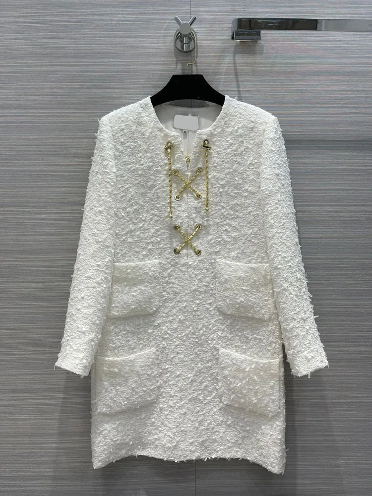 2021 Spring/Summer women's new product temperament style style four-pocket chain decorative straight-barrel dress
2021 Spring/Summer women's new product temperament style style four-pocket chain decorative straight-barrel dress