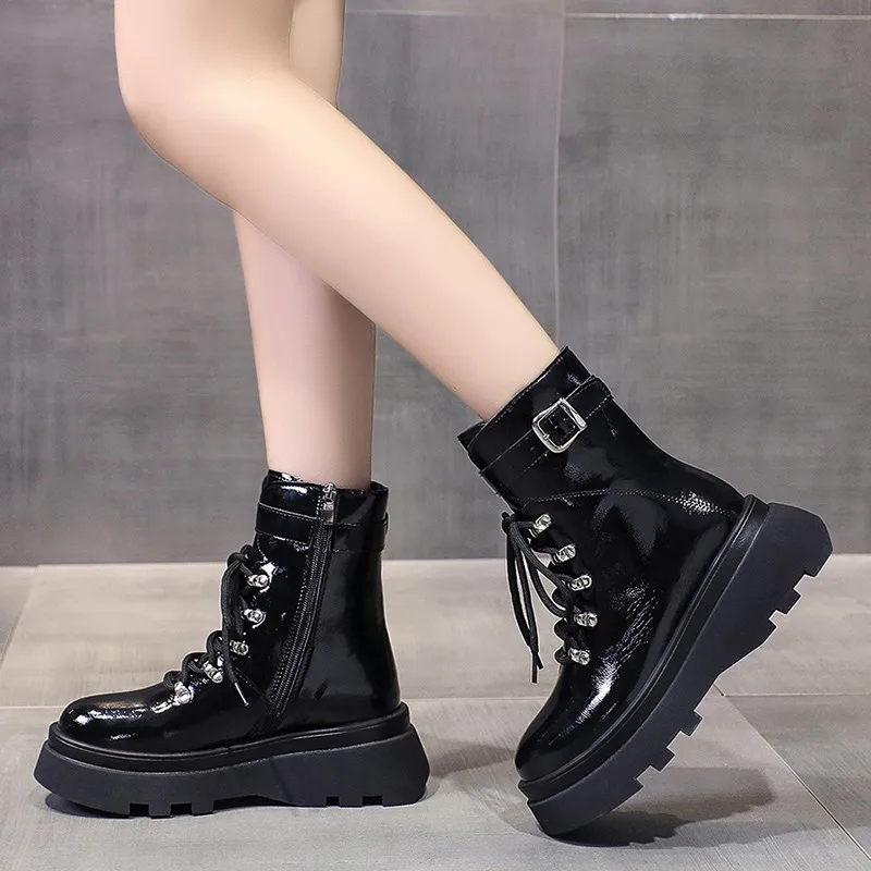 2021 New Black Platform Combat Ankle Boots for Women Lace Up Zip Buckle Strap Woman Shoes Winter Biker Boots for Women
2021 New Black Platform Combat Ankle Boots for Women Lace Up Zip Buckle Strap Woman Shoes Winter Biker Boots for Women
